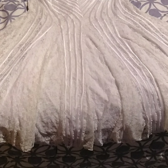 MOSHITACOUTURE WHITE SIZE M DRESS - Picture 6 of 8